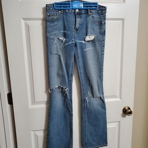 YUKA jeans Well worn distressed jeans Size 8